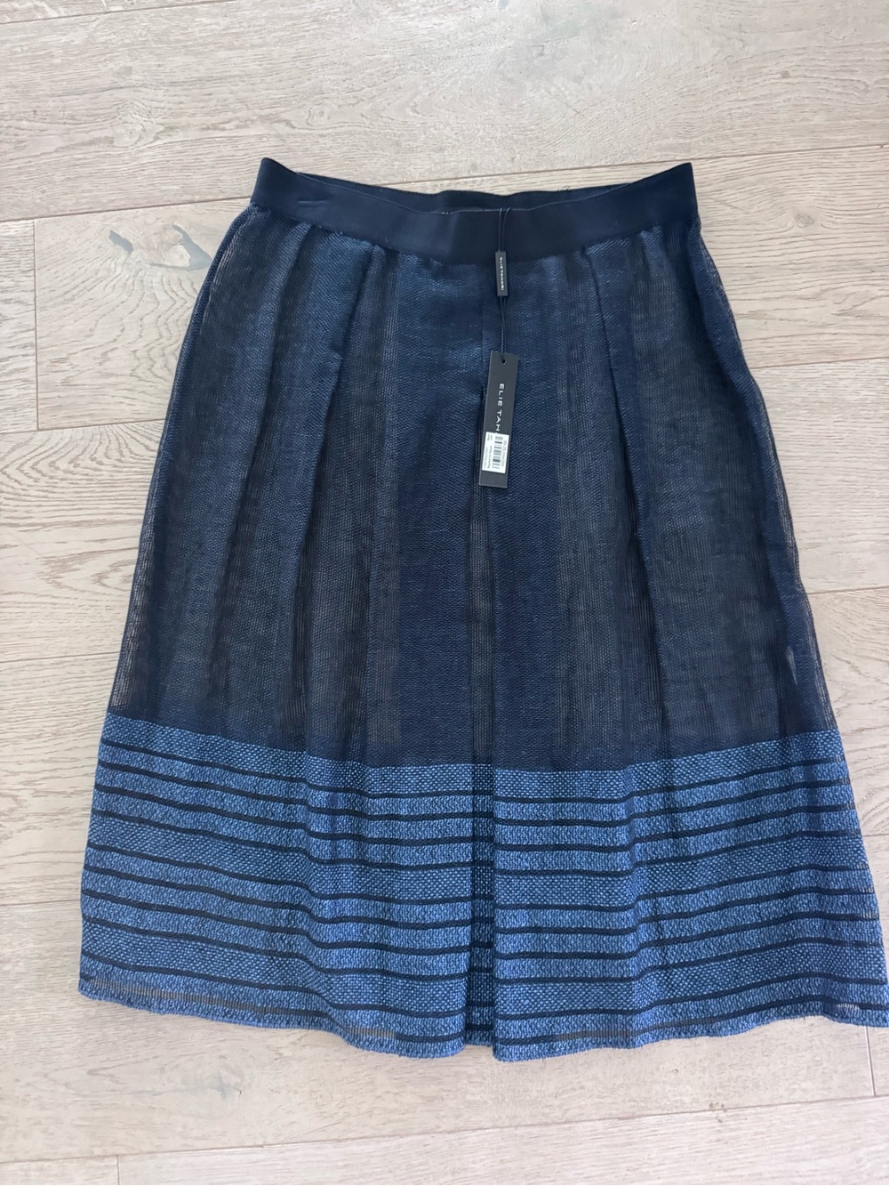 NWT Woman’s Elie Tahari Mirella Skirt size 10